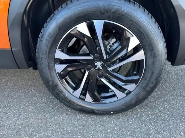 Peugeot 2008 1.2 puretech 130ch s&amp;s gt eat8 — photo 6