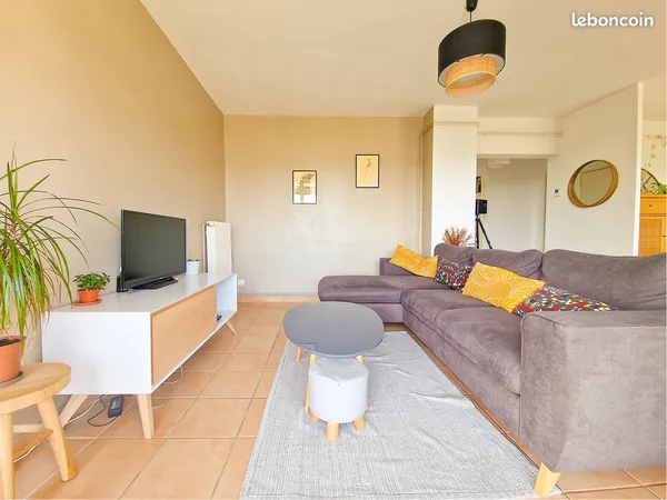 Appartement T3 traversant 70 m² avec vue Sainte-Victoire - transformable T4