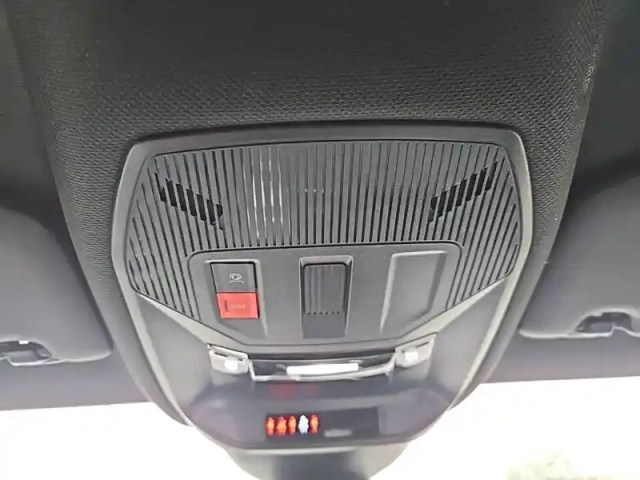 Peugeot 408 phev 180 e-eat8 — photo 19