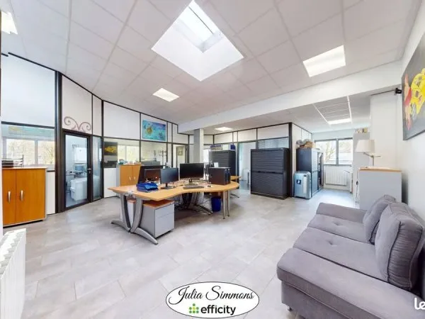 Bureau 130 m²