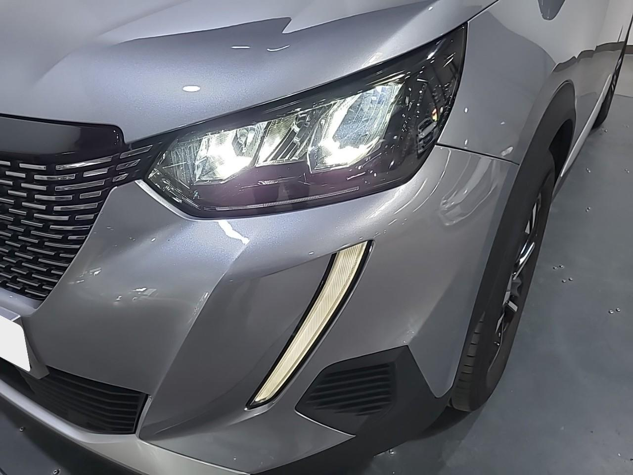 Peugeot 2008 puretech 130 s&s eat8 allure pack — photo 24