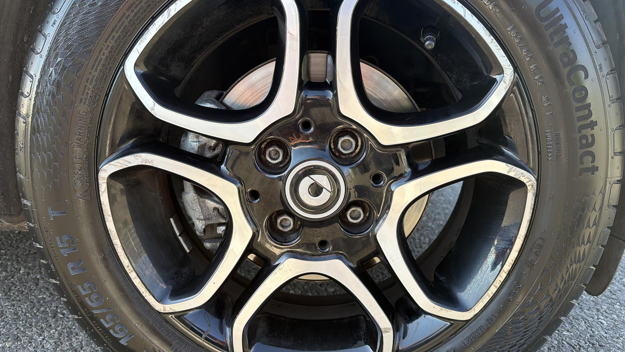 Smart Fortwo Coupé 0.9 90 ch S&amp;S BA6 — photo 21