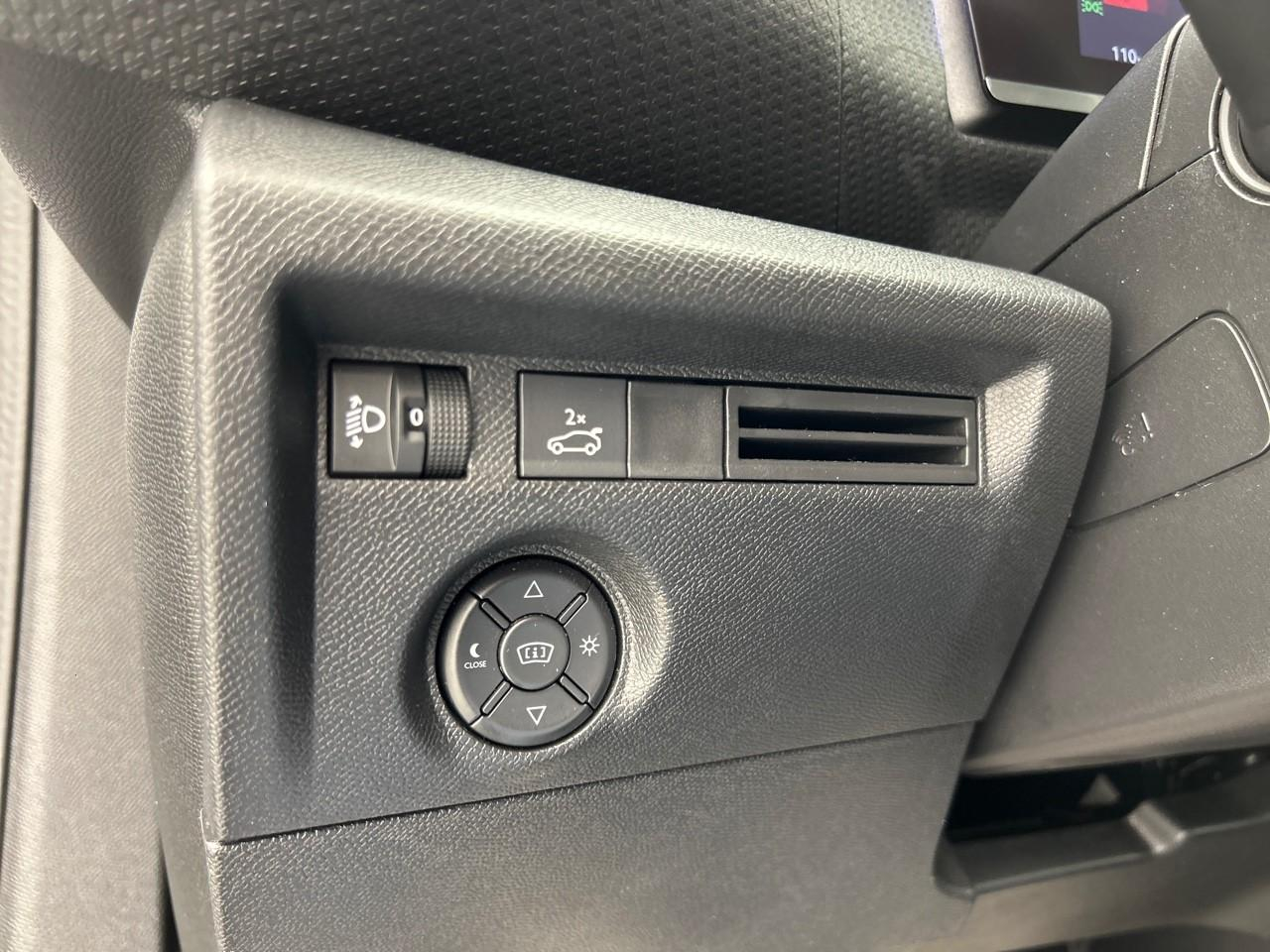 Citroën C4 X puretech 130 s&s eat8 shine — photo 20
