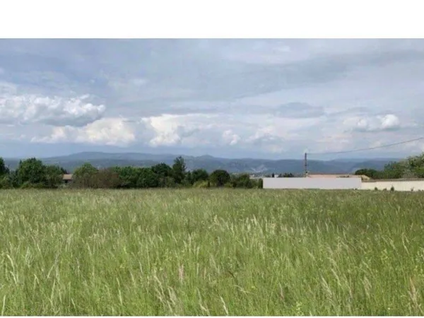 Terrain 667 m²