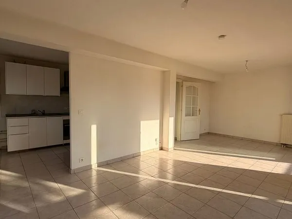 THIONVILLE AVENUE DE GUISE, APPARTEMENT AVEC TERRASSE ET PARKING