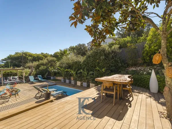 Maison 5 pièces 130 m2 au Brusc