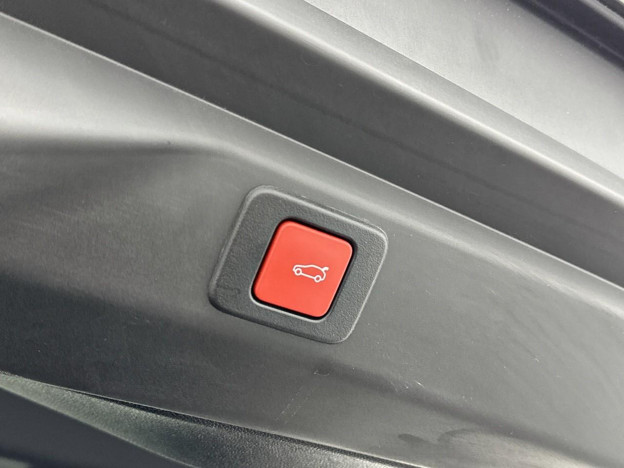 Peugeot 3008 hybrid 145 e-dcs6 gt — photo 37