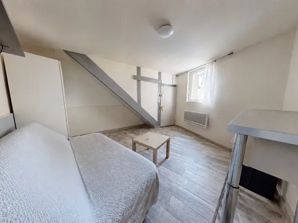 STUDIO 18M2 PROCHE PLACE WILSON