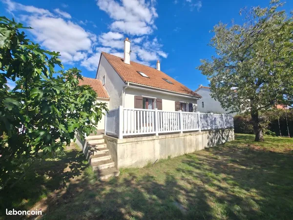 Maison familiale et chaleureuse dans un quartier tranquille de Buxerolles Bourg