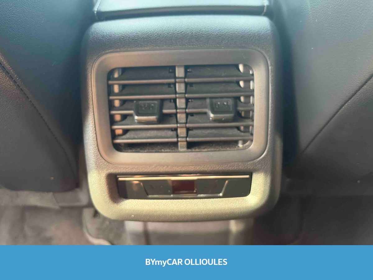 Volkswagen T-Roc 1.5 eTSI Hybrid 150 ch DSG7 — photo 33