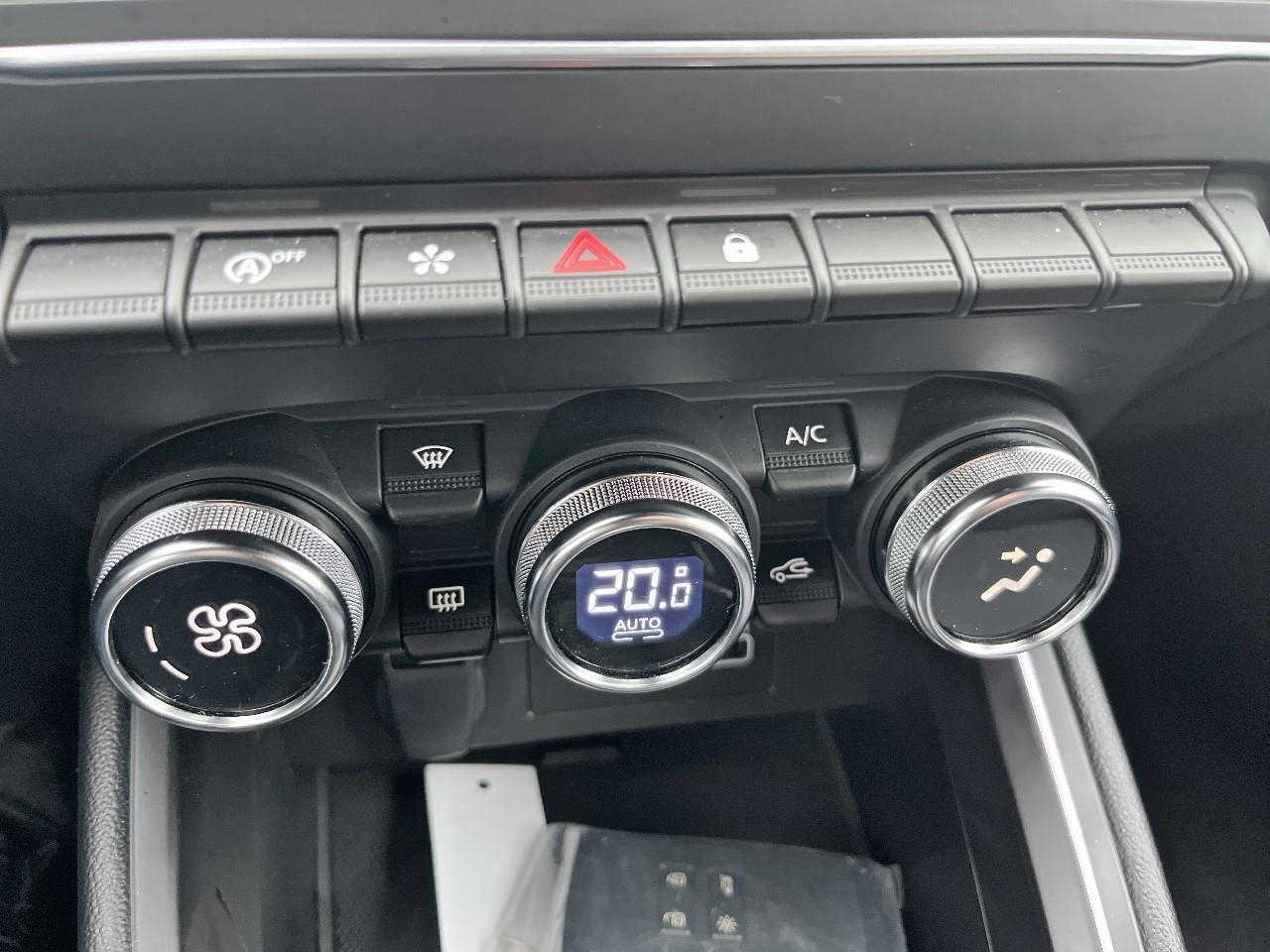 Renault Clio tce 90 ch gsr2 techno — photo 11