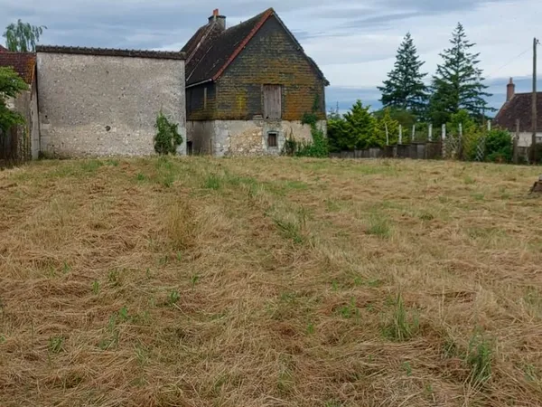 Maison 17e + 2 granges sur 5 parcelles