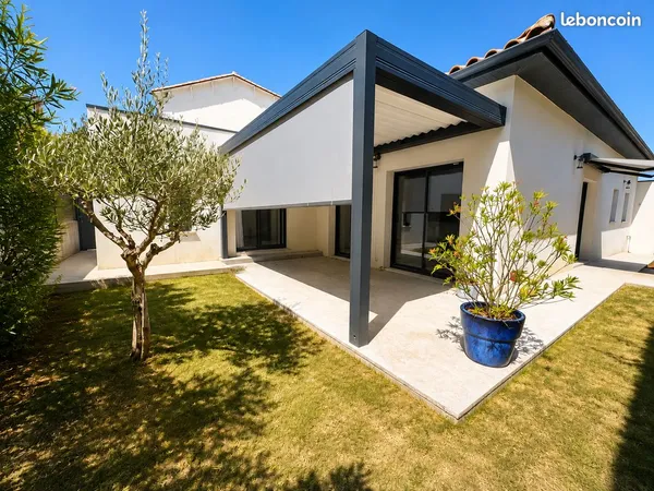 Maison contemporaine de plain-pied - 130 m² - Centre village de Saint-Gély-du-Fesc