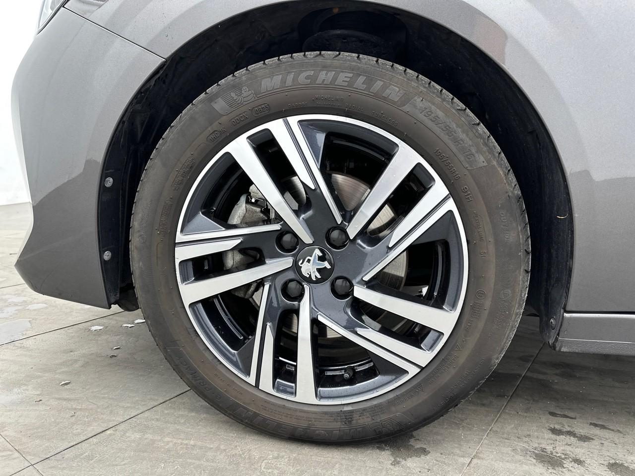 Peugeot 208 puretech 100 s&s bvm6 style — photo 14