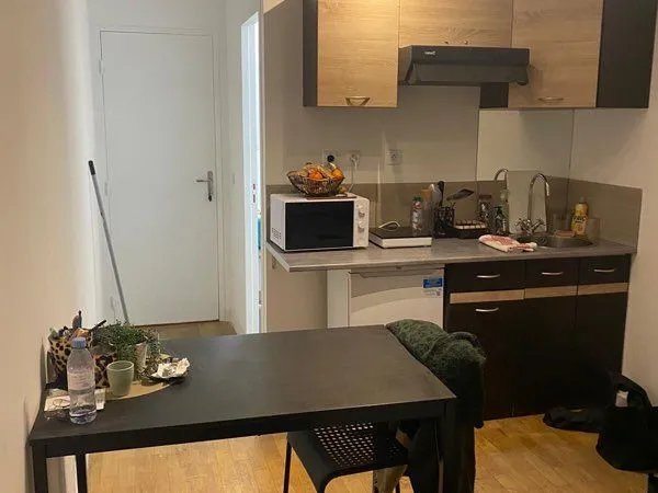 Studio de 17 m2 à Lyon 8 - proche tram T4 et T6