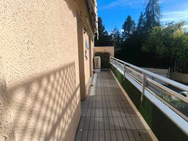 Appartement T3 de 85 m2 avec balcons, ascenseur et parking