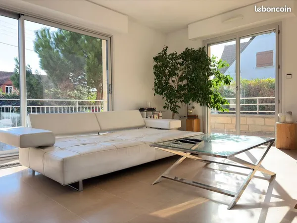 Villa d'exception baignée de lumière (Proche Paris)