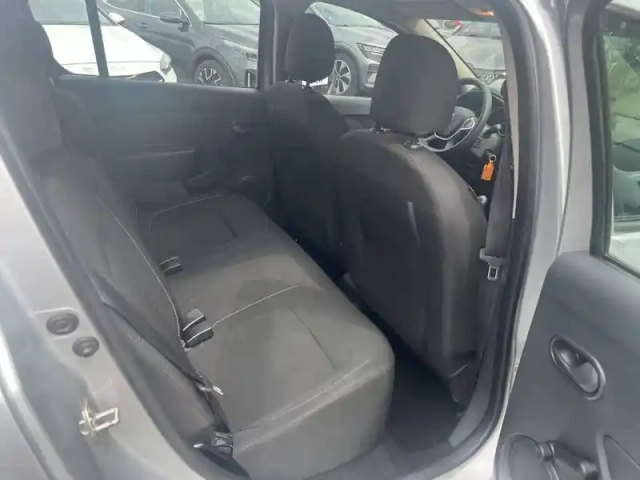 Dacia Sandero sce 75 — photo 15