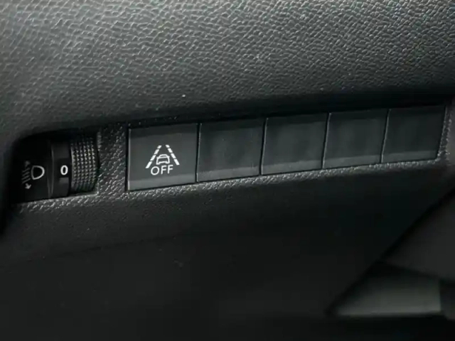 Peugeot 208 1.2 puretech 100ch s&amp;s style 118g — photo 9