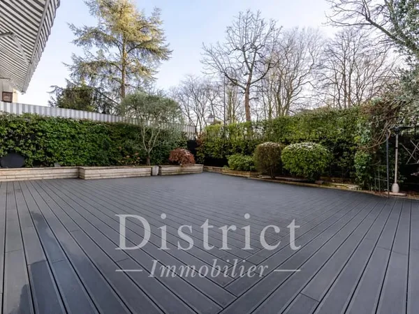 Bd Maillot - Triplex de 352m². Terrasse de 118m² et jardin de 195m²