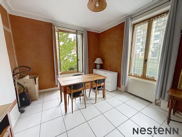 T4 61 m² à rénover ? Cours Fauriel Montesquieu? Garage + Cave ? 77 000 €