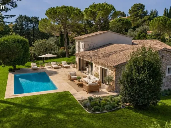 Villa 7 pièces 253 m²