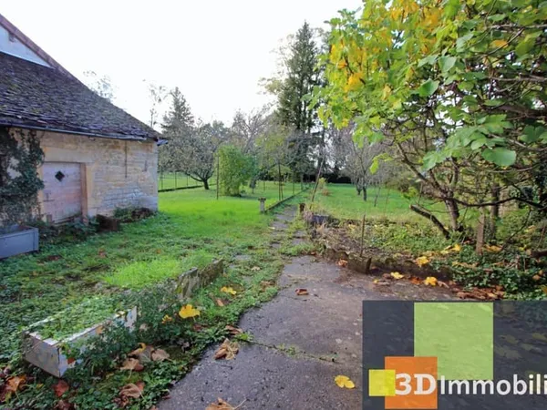 Lons-le-Saunier Sud (39 JURA), à vendre maison en pierre avec beau potentiel à rénover