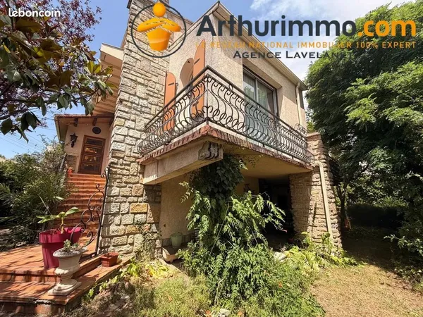 Propriété 8 pièces 187 m²