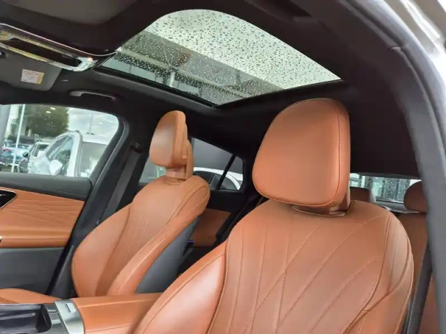 Mercedes Glc coupe 300 e 9g-tronic 4matic — photo 19