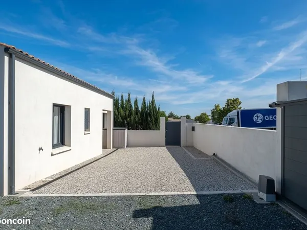 Maison 90 m² à JONQUIERES-SAINT-VINCENT (30)