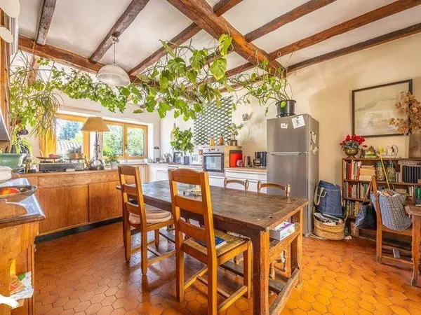 Maison 11 pièces 387 m²