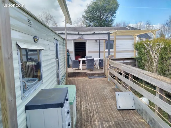 Maison + Mobil home sur terrain de 326m2 à 800ml de la plage