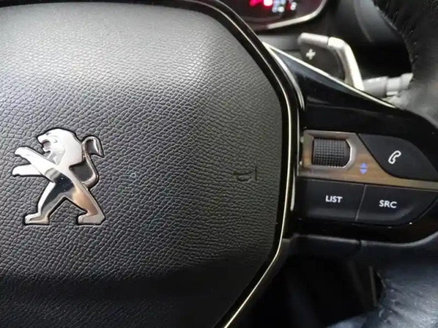 Peugeot 2008 1.2 puretech 130ch s&amp;s active business eat8 7cv — photo 14