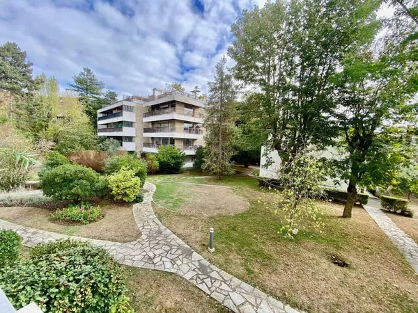 Appartement 4 pièces 83 m²