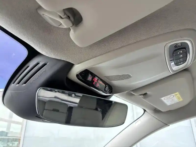 Volvo Xc40 t4 recharge 129+82 ch dct7 — photo 28