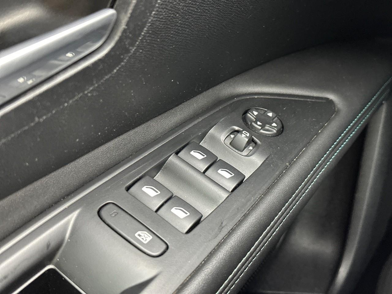 Peugeot 3008 puretech 130ch s&s eat8 allure pack — photo 16