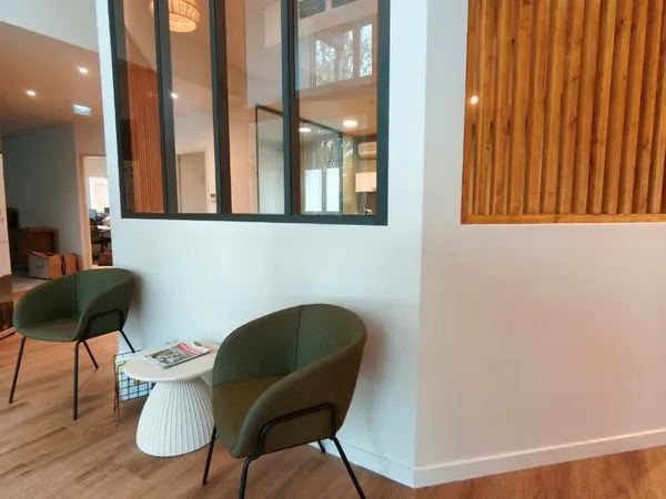 Bureaux individuels meublés à louer - Centre de Soumoulou (10 min Pau/Tarbes)
