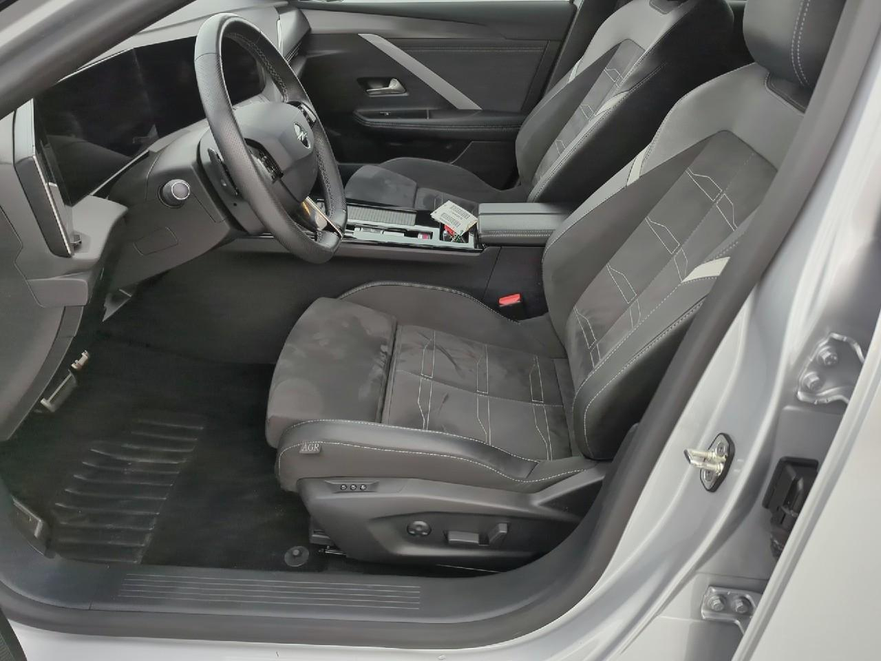 Opel Astra 1.2 turbo 130 ch bva8 gs — photo 9