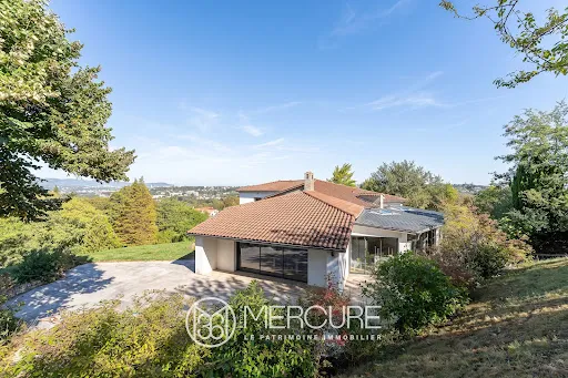 Maison 10 pièces 363 m²