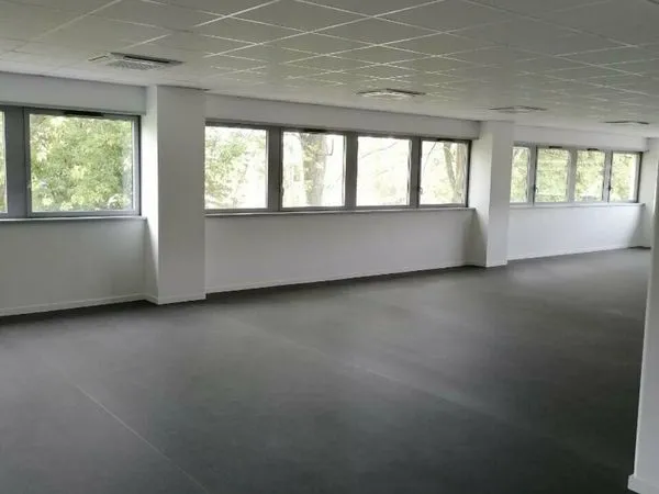Bureaux 142 m² MONT-SAINT-AIGNAN