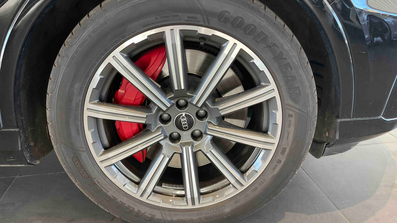 Audi Q7 60 TFSI e 462 Tiptronic 8 Quattro — photo 24