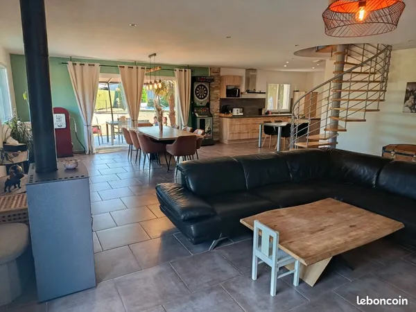 Grande maison familiale 195 m² avec piscine et terrain de 1500 m²