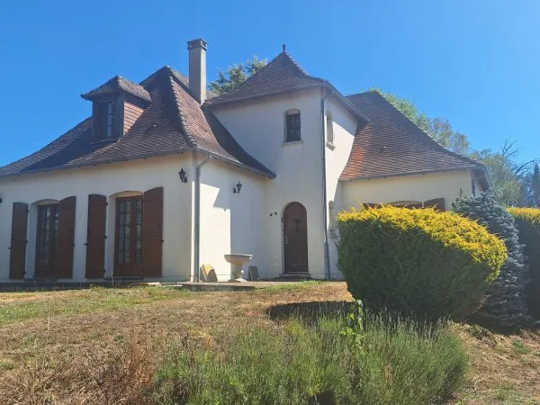 Périgourdine proche commerces