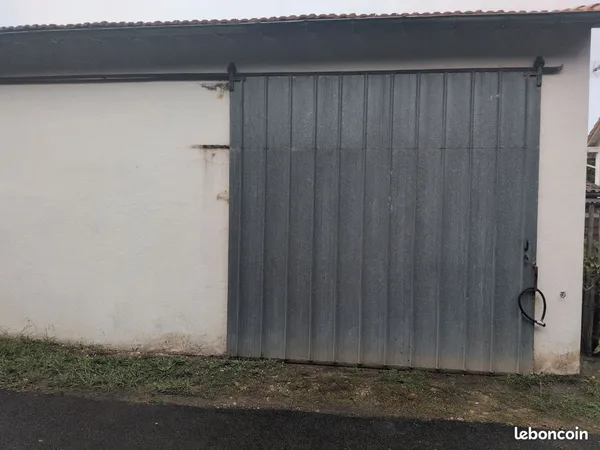 Bâtiment type garage de 100m2