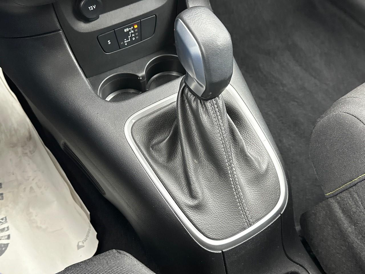 Citroën C3 puretech 110 s&s eat6 shine — photo 29