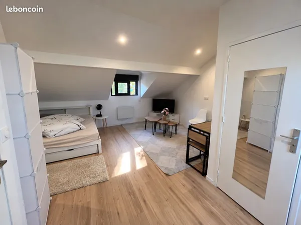 Grande chambre meublée 26 m² - SDB privée - Stade de France/Porte de Paris