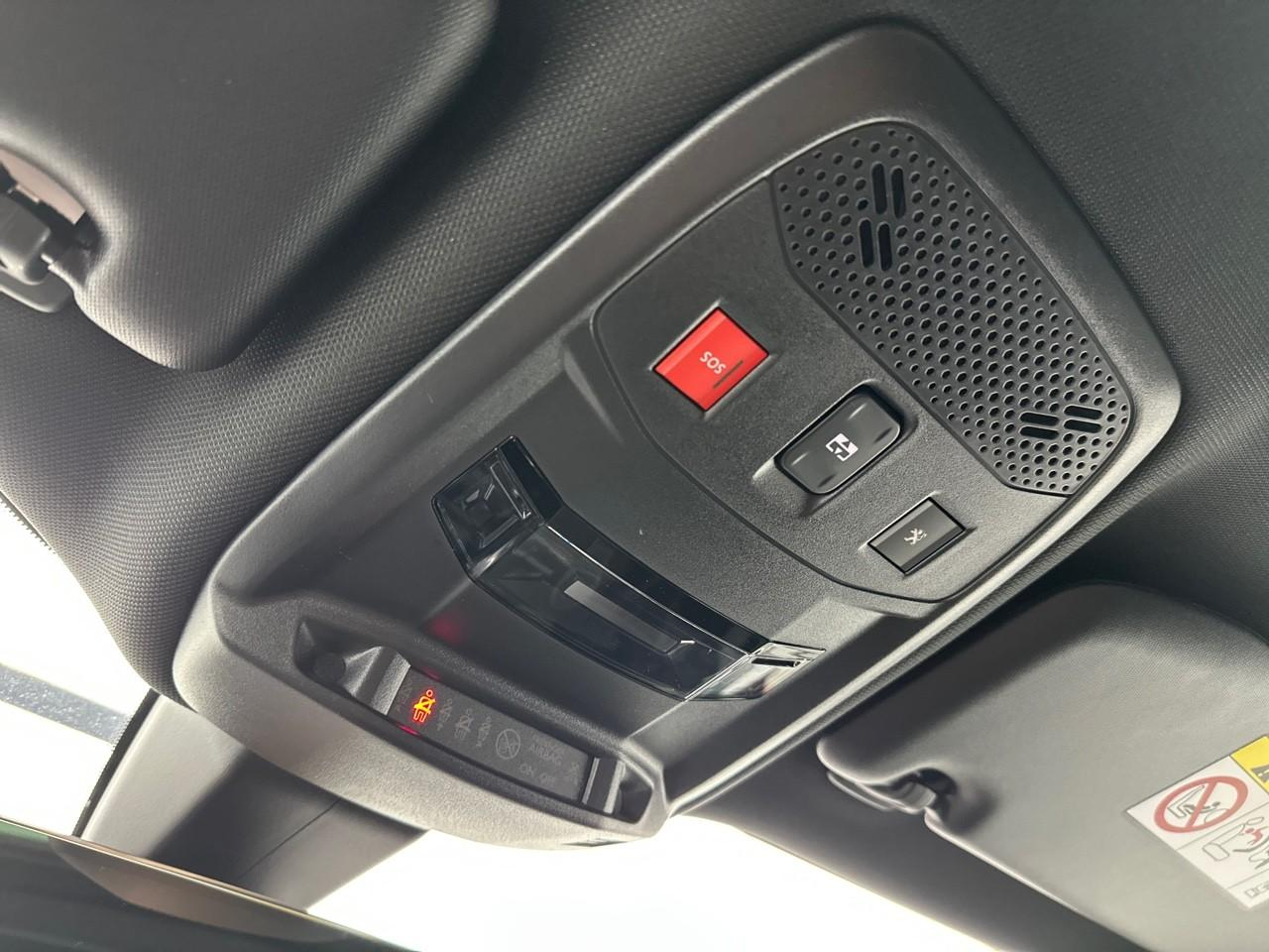 Peugeot 2008 puretech 130 s&s eat8 gt line — photo 33