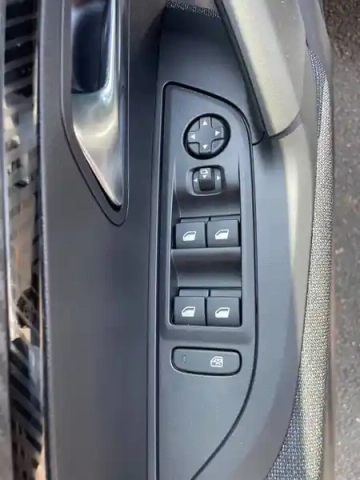 Peugeot 2008 100 s&amp;s bvm6 — photo 24