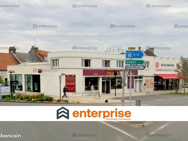 Local commercial 220 m²