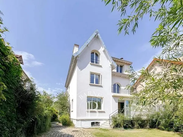 Maison 8 pièces 269 m²